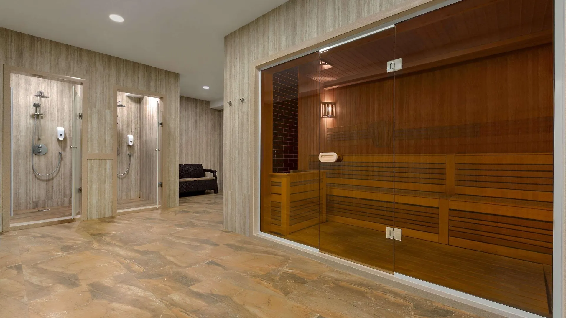 מלון Wyndham Garden Astana אסטנה