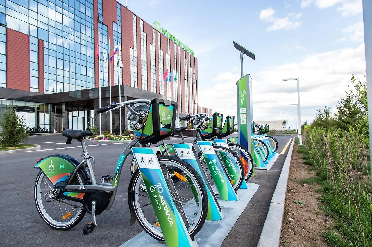 מלון Wyndham Garden Astana